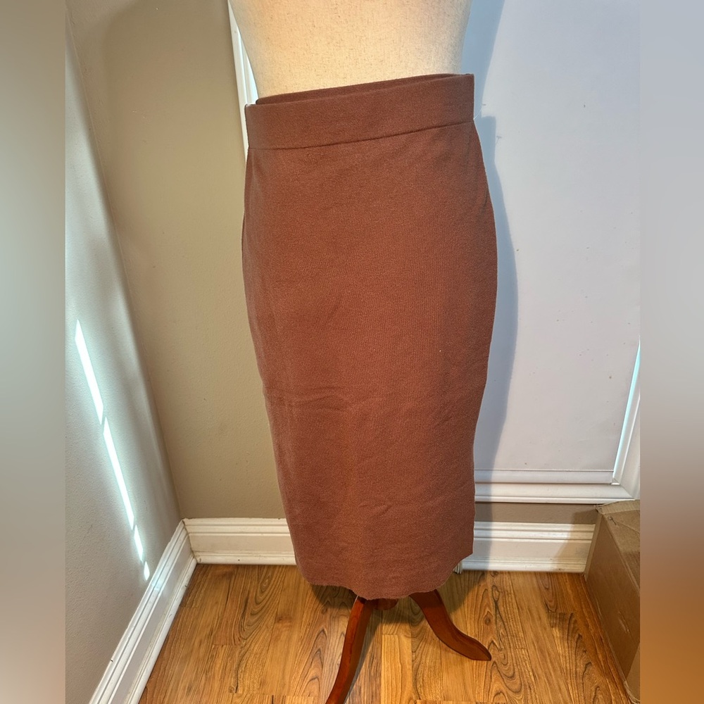 NWT Bobeau Midi skirt Light brown stretch knit  
sz L